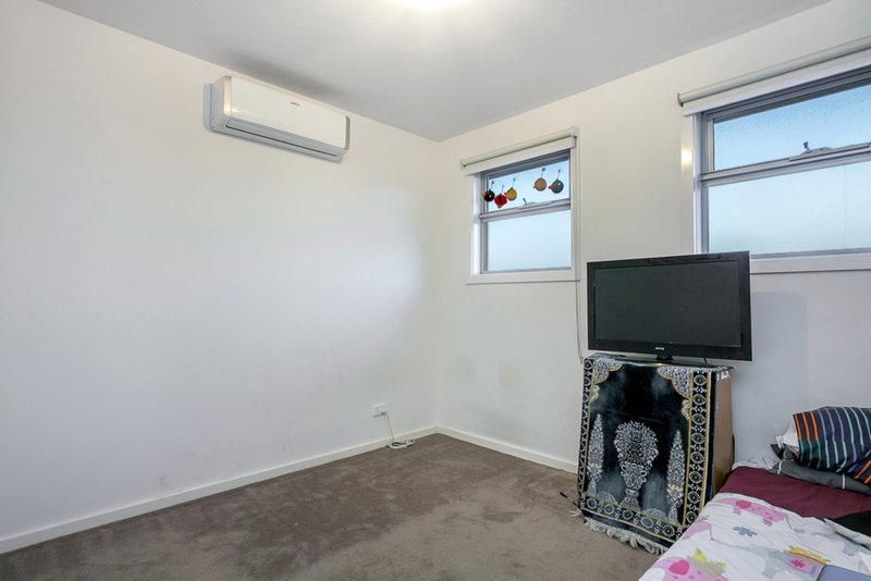 Photo - 2/20 Bristol Road, Pascoe Vale VIC 3044 - Image 5