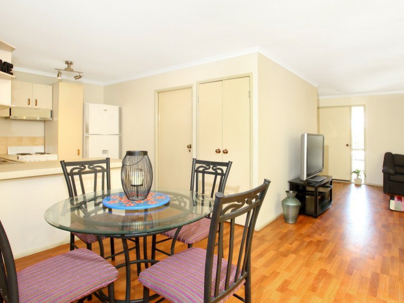 Photo - 2/20 Cabot Court, Merrimac QLD 4226 - Image 7