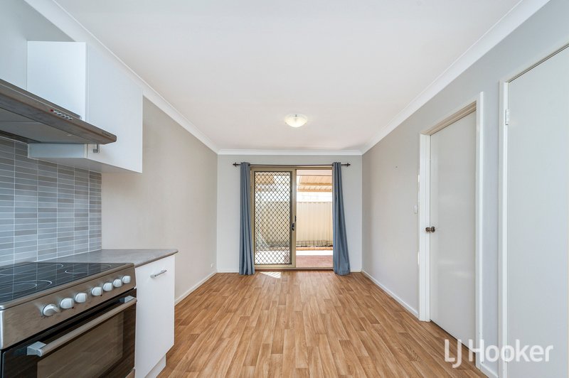 Photo - 2/20 Charlton Place, Thornlie WA 6108 - Image 11