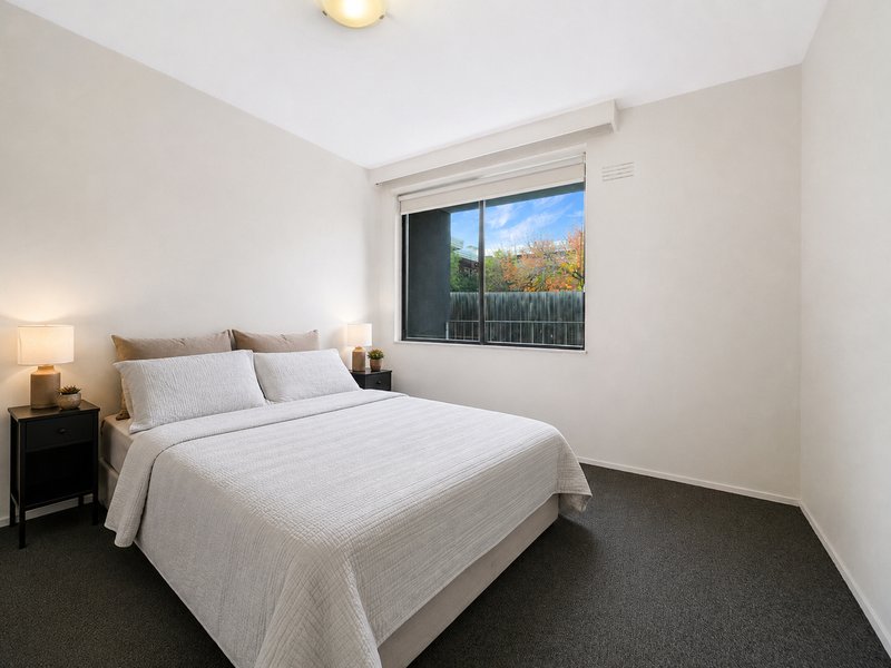 Photo - 2/20 Close Avenue, Dandenong VIC 3175 - Image 4