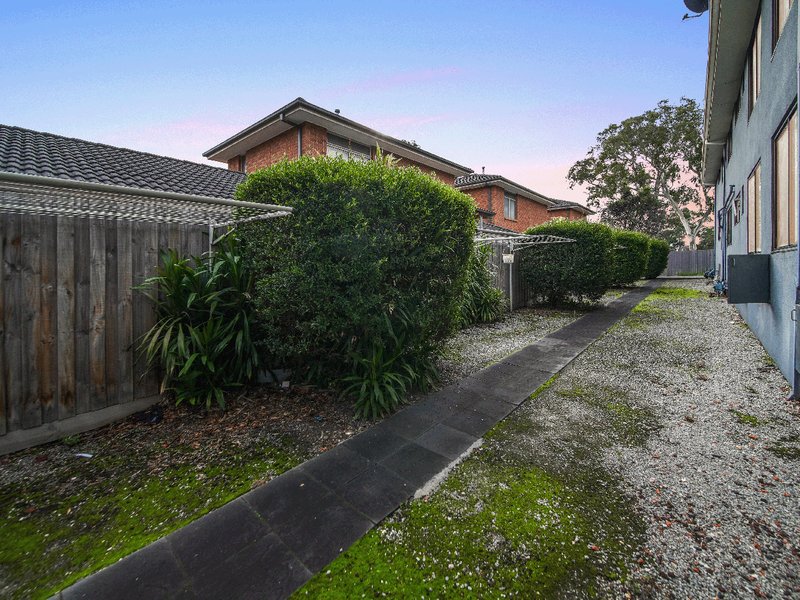 Photo - 2/20 Close Avenue, Dandenong VIC 3175 - Image 8