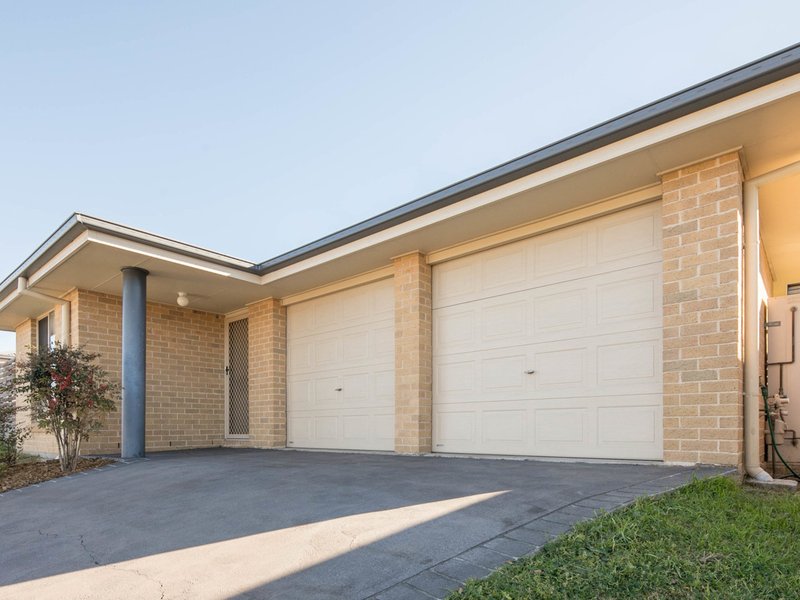 Photo - 2/20 Conder Crescent, Metford NSW 2323 - Image 2