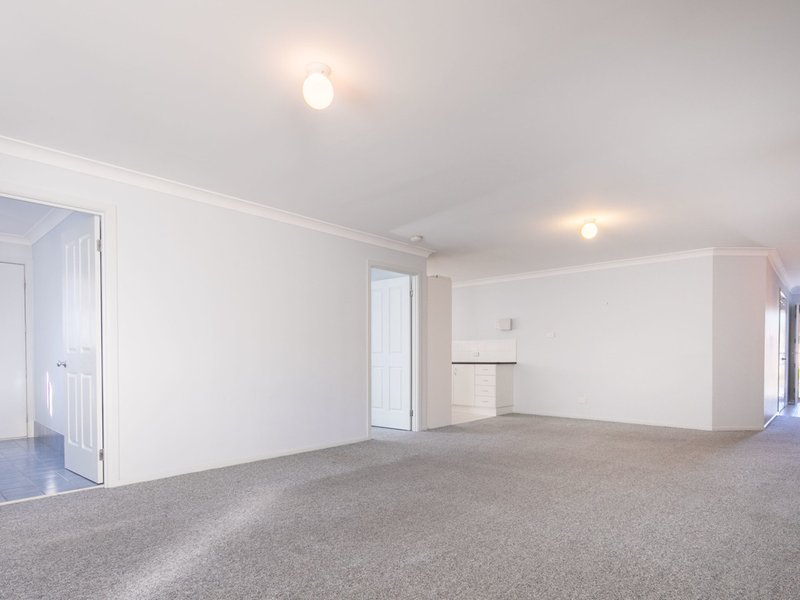 Photo - 2/20 Conder Crescent, Metford NSW 2323 - Image 7