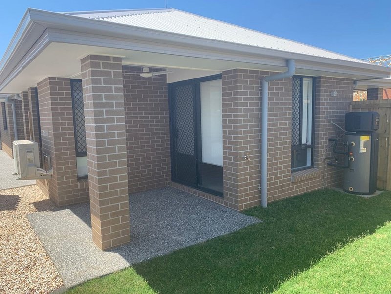 Photo - 2/20 Coral Street, Pimpama QLD 4209 - Image 5