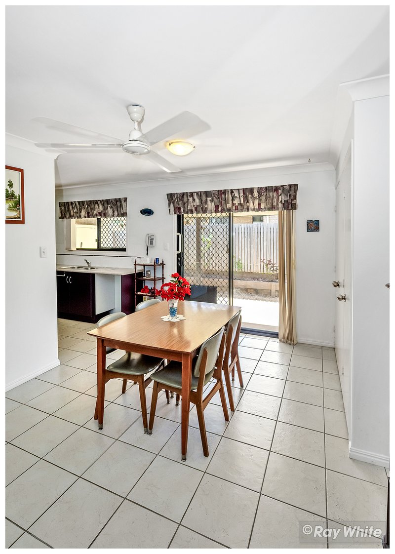 Photo - 2/20 Cowan Street, Gracemere QLD 4702 - Image 9