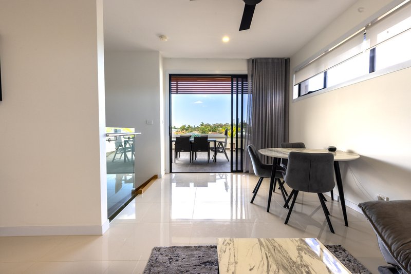 Photo - 2/20 Delungra Street, Broadbeach Waters QLD 4218 - Image 15