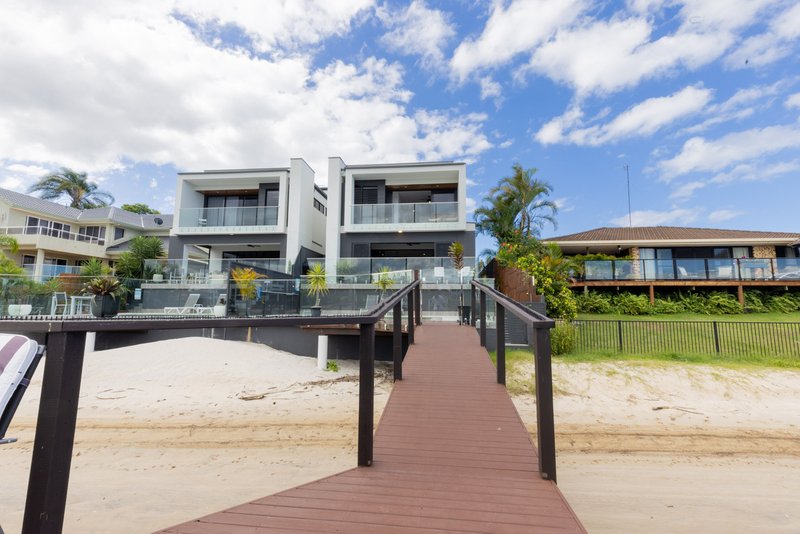 Photo - 2/20 Delungra Street, Broadbeach Waters QLD 4218 - Image 21