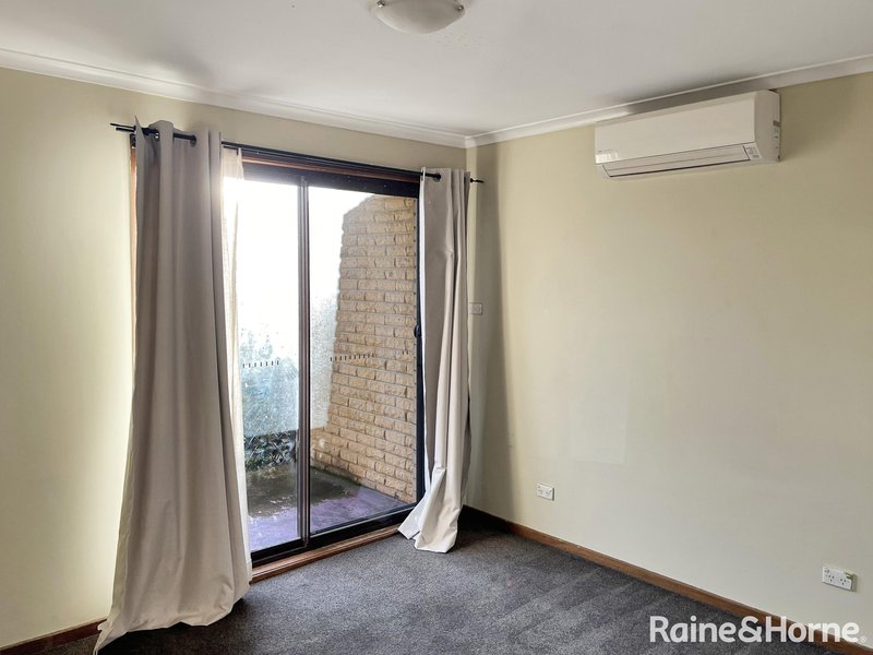 Photo - 2/20 Donald Road, Queanbeyan NSW 2620 - Image 6