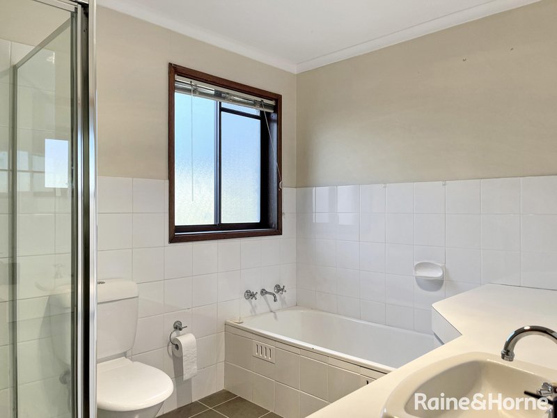 Photo - 2/20 Donald Road, Queanbeyan NSW 2620 - Image 11