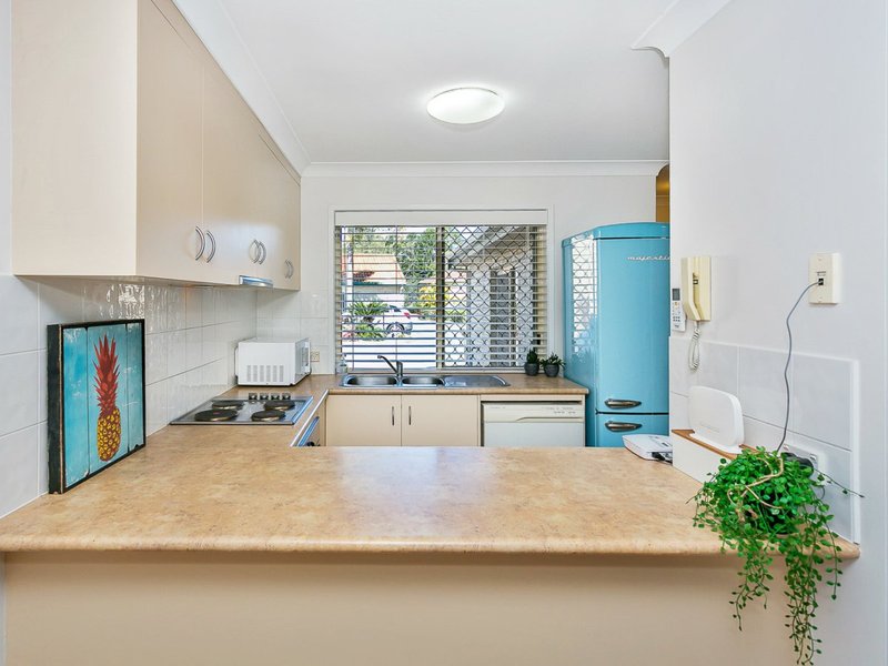 Photo - 2/20 Douma Drive, Mudgeeraba QLD 4213 - Image 7