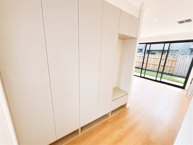 Photo - 2/20 Duffy Street, Essendon North VIC 3041 - Image 11