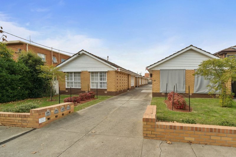 Photo - 2/20 Gerald Street, Murrumbeena VIC 3163 - Image 2