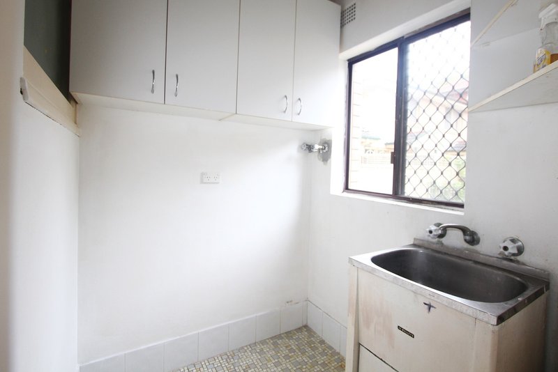 Photo - 2/20 Gloucester Road, Hurstville NSW 2220 - Image 3