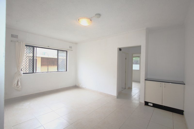 Photo - 2/20 Gloucester Road, Hurstville NSW 2220 - Image 4