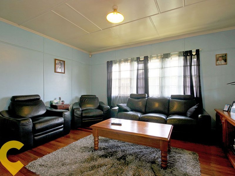 Photo - 220 Hamilton Road, Wavell Heights QLD 4012 - Image 4