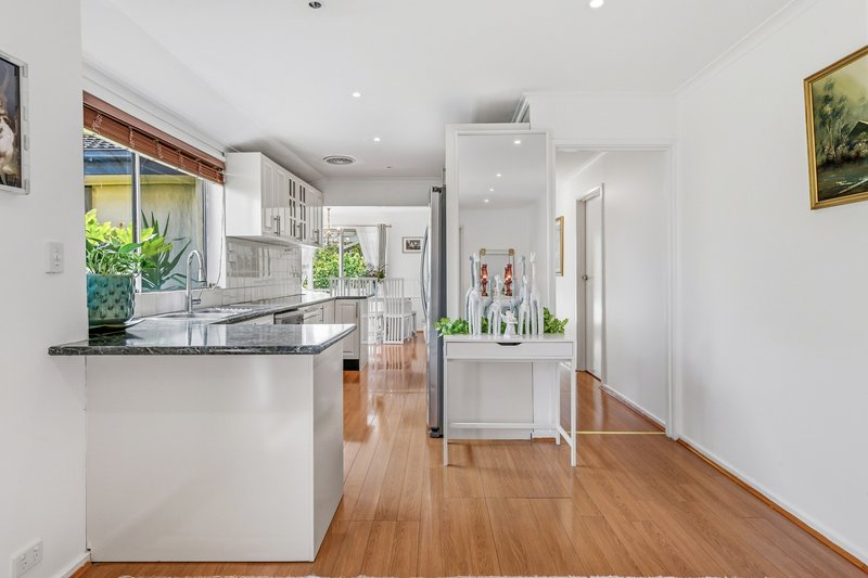 Photo - 220 Hawthorn Road, Vermont South VIC 3133 - Image 7