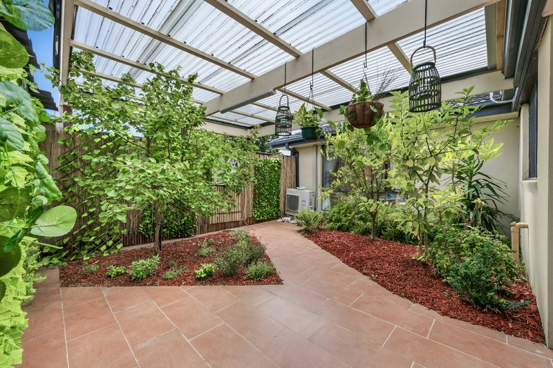 Photo - 220 Hawthorn Road, Vermont South VIC 3133 - Image 16