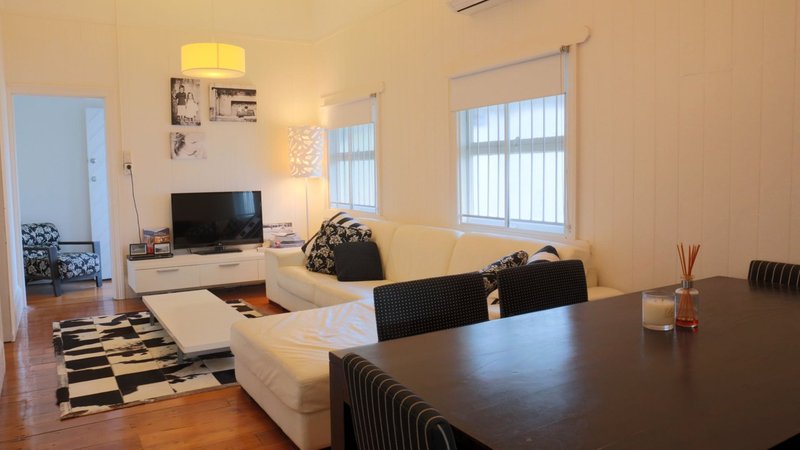 Photo - 220 Hawthorne Road, Hawthorne QLD 4171 - Image 4