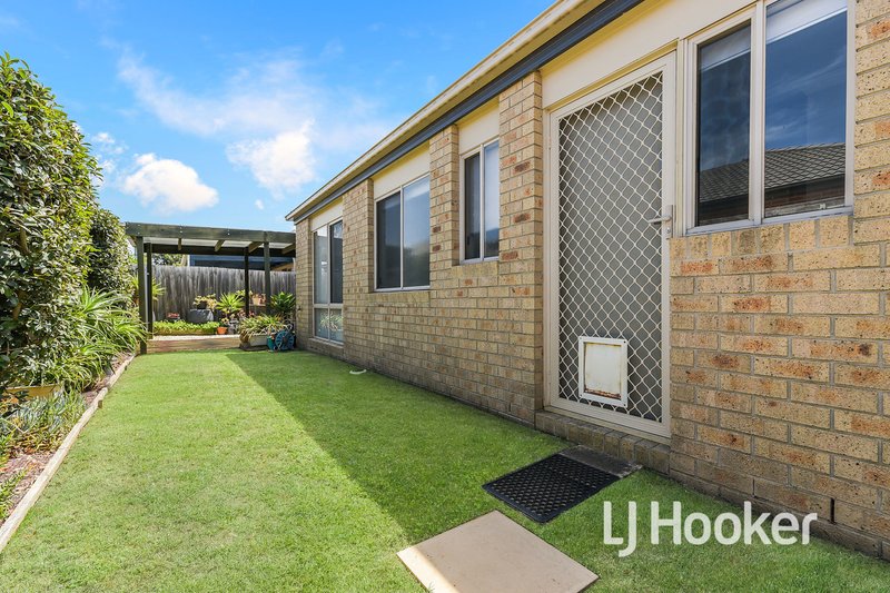 Photo - 2/20 Huon Park Road, Cranbourne North VIC 3977 - Image 11