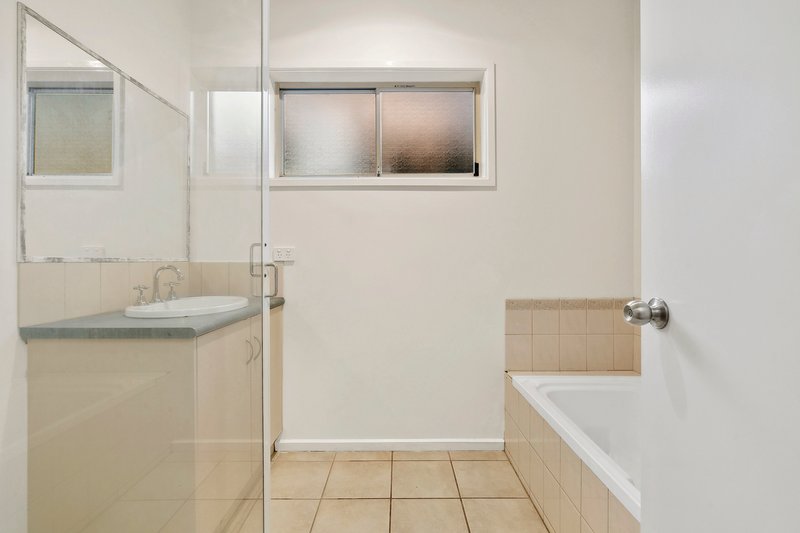 Photo - 2/20 Jania Street, Lara VIC 3212 - Image 8