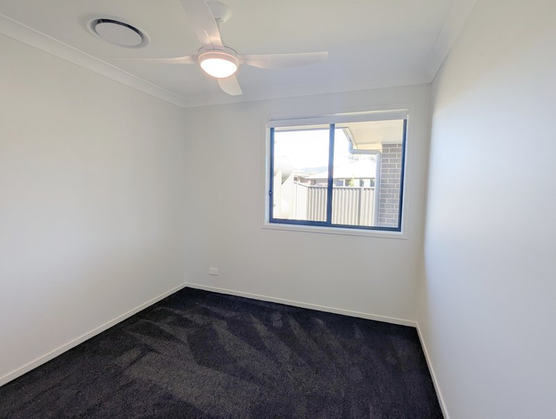 Photo - 2/20 Lakeside Circuit, Cessnock NSW 2325 - Image 6