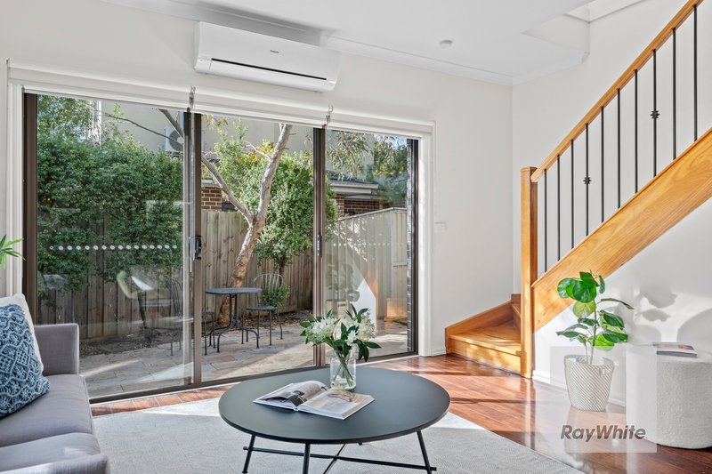 Photo - 2/20 Lowell Avenue, Kingsbury VIC 3083 - Image 6