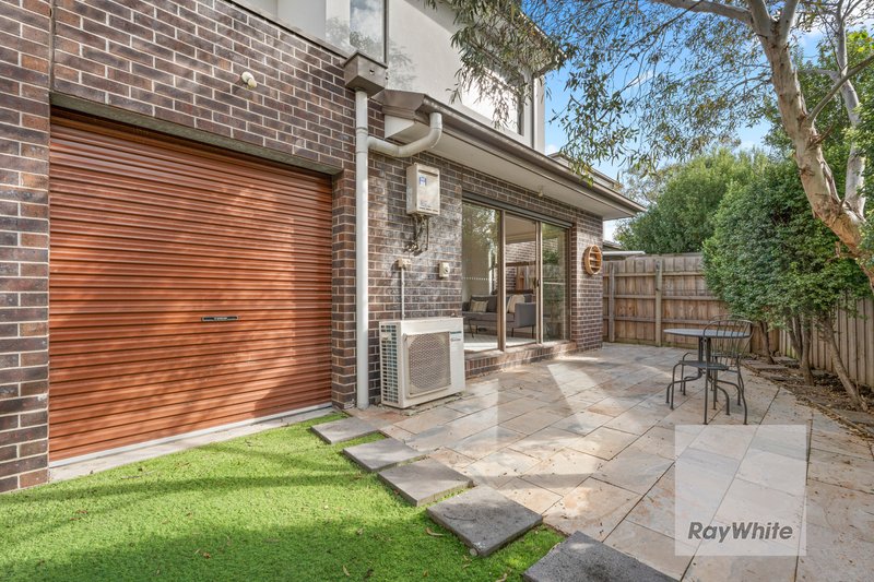 Photo - 2/20 Lowell Avenue, Kingsbury VIC 3083 - Image 12