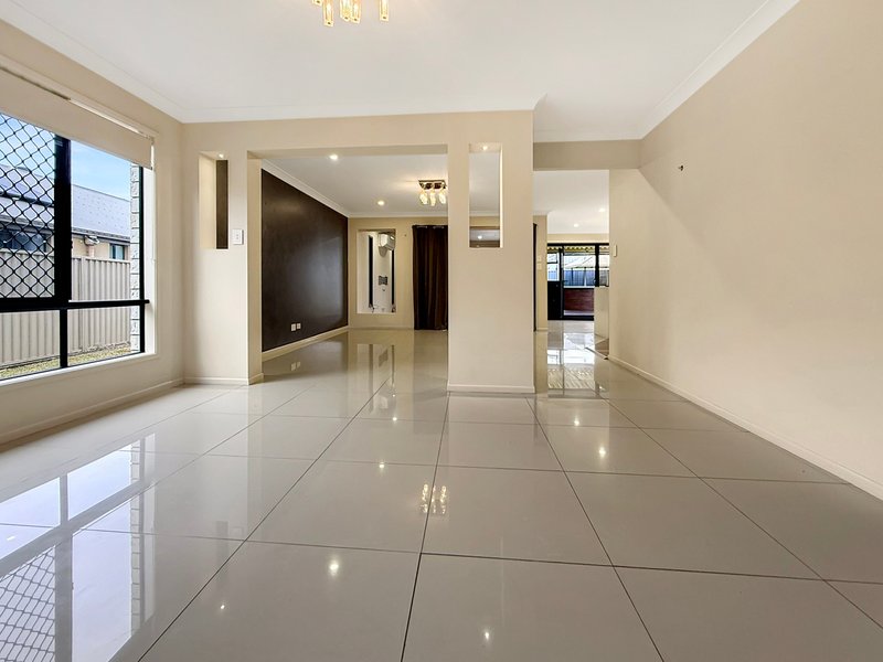 Photo - 220 Macdonald Drive, Narangba QLD 4504 - Image 3