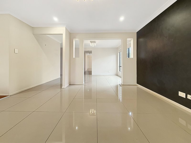 Photo - 220 Macdonald Drive, Narangba QLD 4504 - Image 4