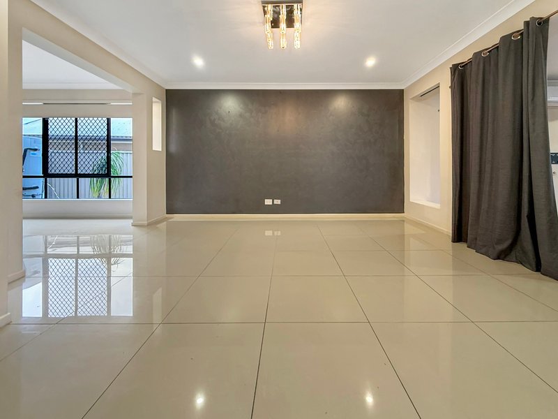 Photo - 220 Macdonald Drive, Narangba QLD 4504 - Image 6