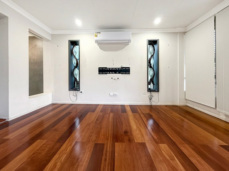 Photo - 220 Macdonald Drive, Narangba QLD 4504 - Image 8