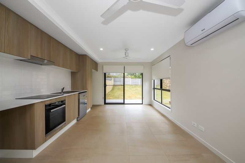 Photo - 2/20 Niles Court, Bahrs Scrub QLD 4207 - Image 3