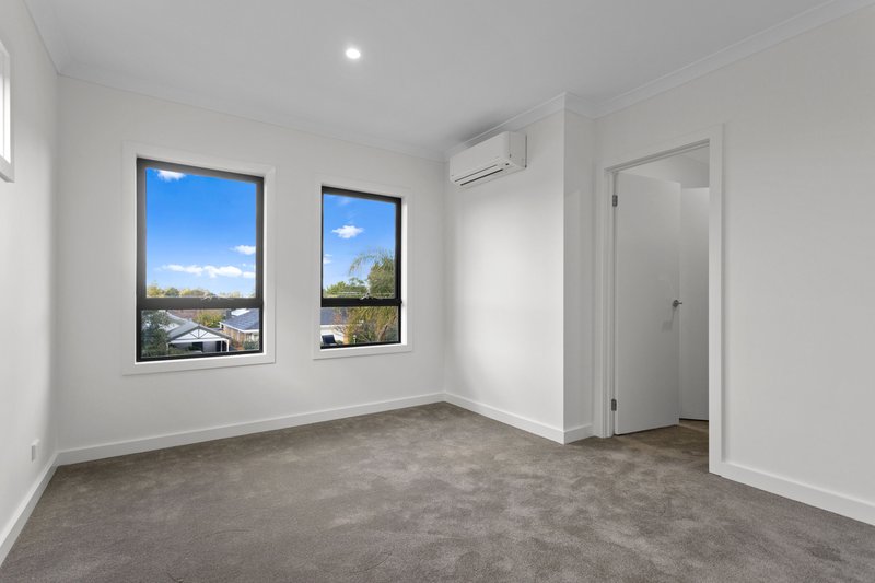 Photo - 2/20 Olympic Street, Bundoora VIC 3083 - Image 8