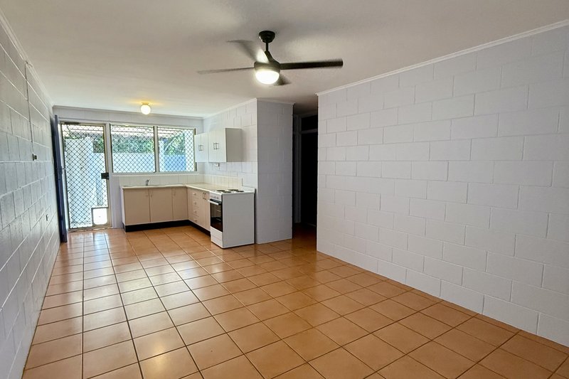 Photo - 2/20 Palmerston Street, Pimlico QLD 4812 - Image