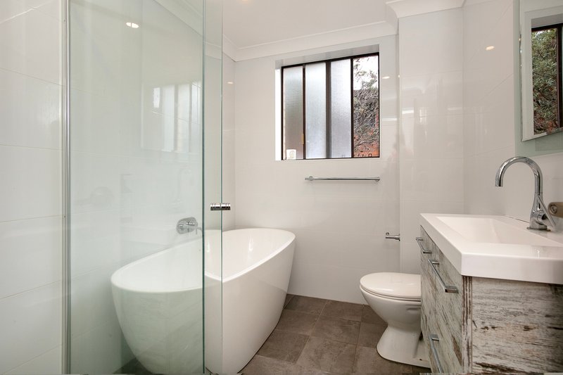 Photo - 2/20 Richmond Avenue, Dee Why NSW 2099 - Image 6