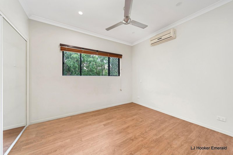 Photo - 2/20 Riverview Street, Emerald QLD 4720 - Image 8