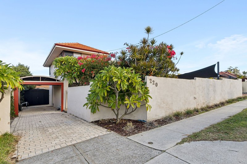 Photo - 220 Royal Street, Yokine WA 6060 - Image 1