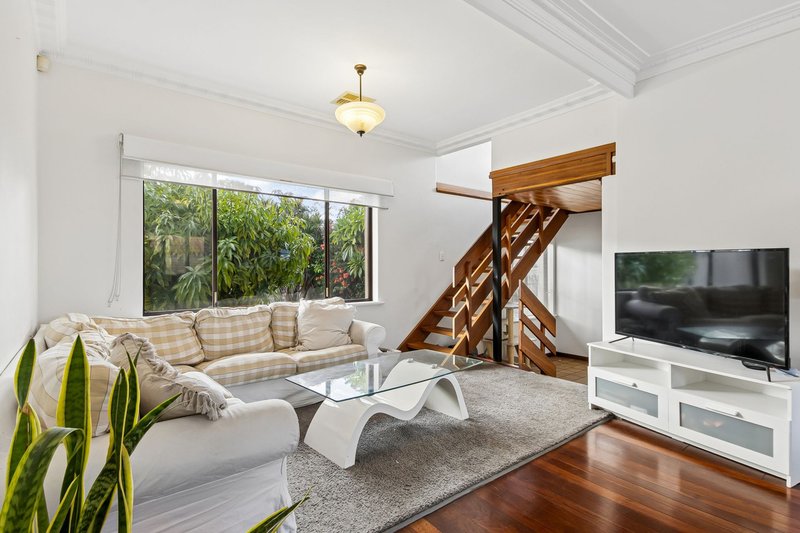 Photo - 220 Royal Street, Yokine WA 6060 - Image 5