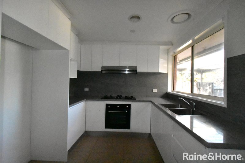 Photo - 2/20 Spring Road, Springvale South VIC 3172 - Image 2