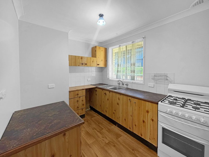 Photo - 2/20 Stewart Street, Campbelltown NSW 2560 - Image 3