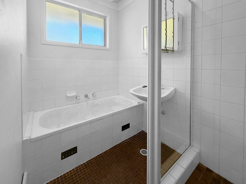 Photo - 2/20 Stewart Street, Campbelltown NSW 2560 - Image 5