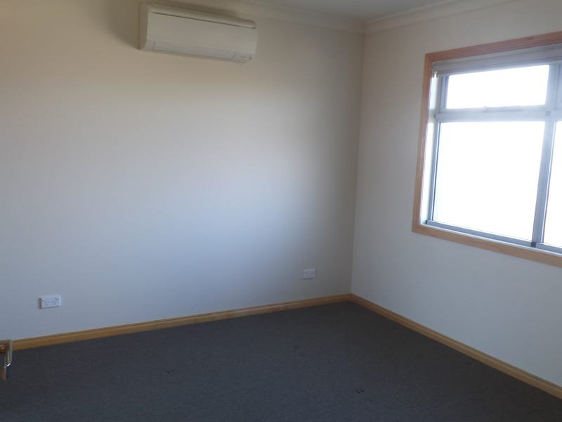 Photo - 2/20 Storey Road, Reservoir VIC 3073 - Image 6