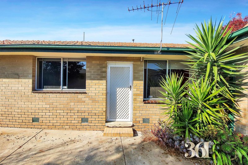 Photo - 2/20 Strathmore Crescent, Hoppers Crossing VIC 3029 - Image 1