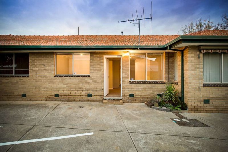 Photo - 2/20 Strathmore Crescent, Hoppers Crossing VIC 3029 - Image 2
