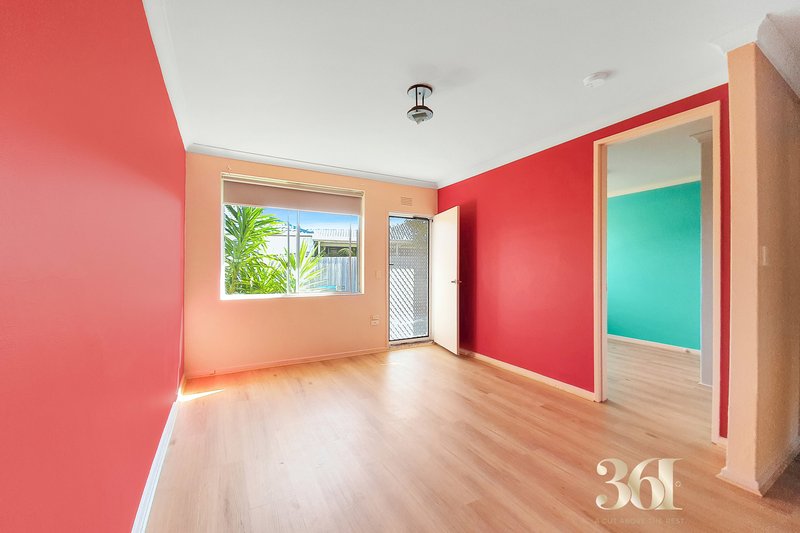 Photo - 2/20 Strathmore Crescent, Hoppers Crossing VIC 3029 - Image 3