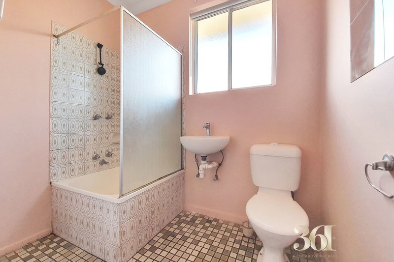 Photo - 2/20 Strathmore Crescent, Hoppers Crossing VIC 3029 - Image 8
