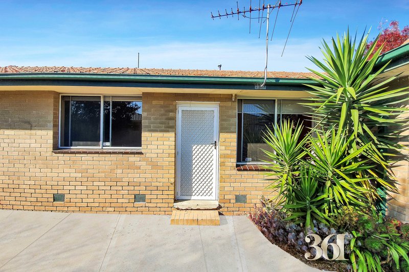 Photo - 2/20 Strathmore Crescent, Hoppers Crossing VIC 3029 - Image 9