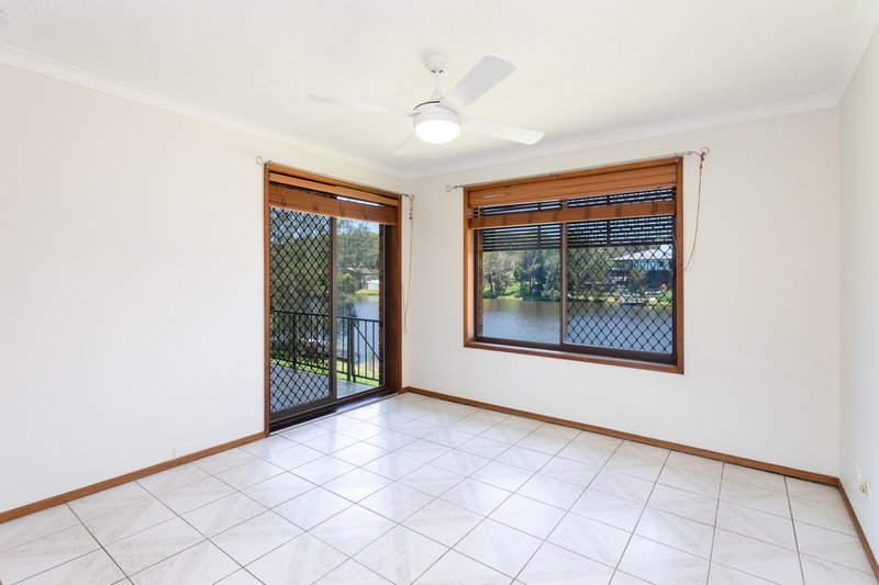 Photo - 2/20 Sunbird Street, Burleigh Waters QLD 4220 - Image 4