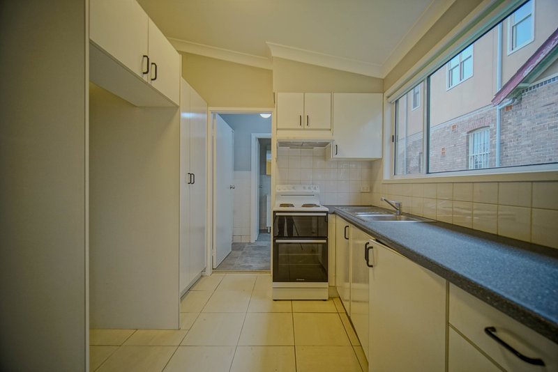 Photo - 2/20 Waverley Crescent, Bondi Junction NSW 2022 - Image 4