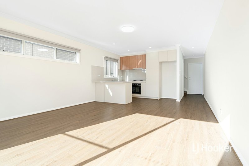 Photo - 2/20 Yaraan Street, Bell Park VIC 3215 - Image 3